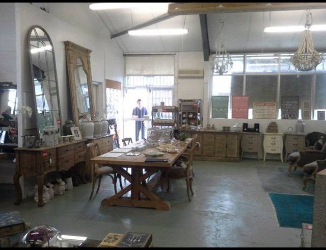 125M² FACTORY TO LET IN RETREAT